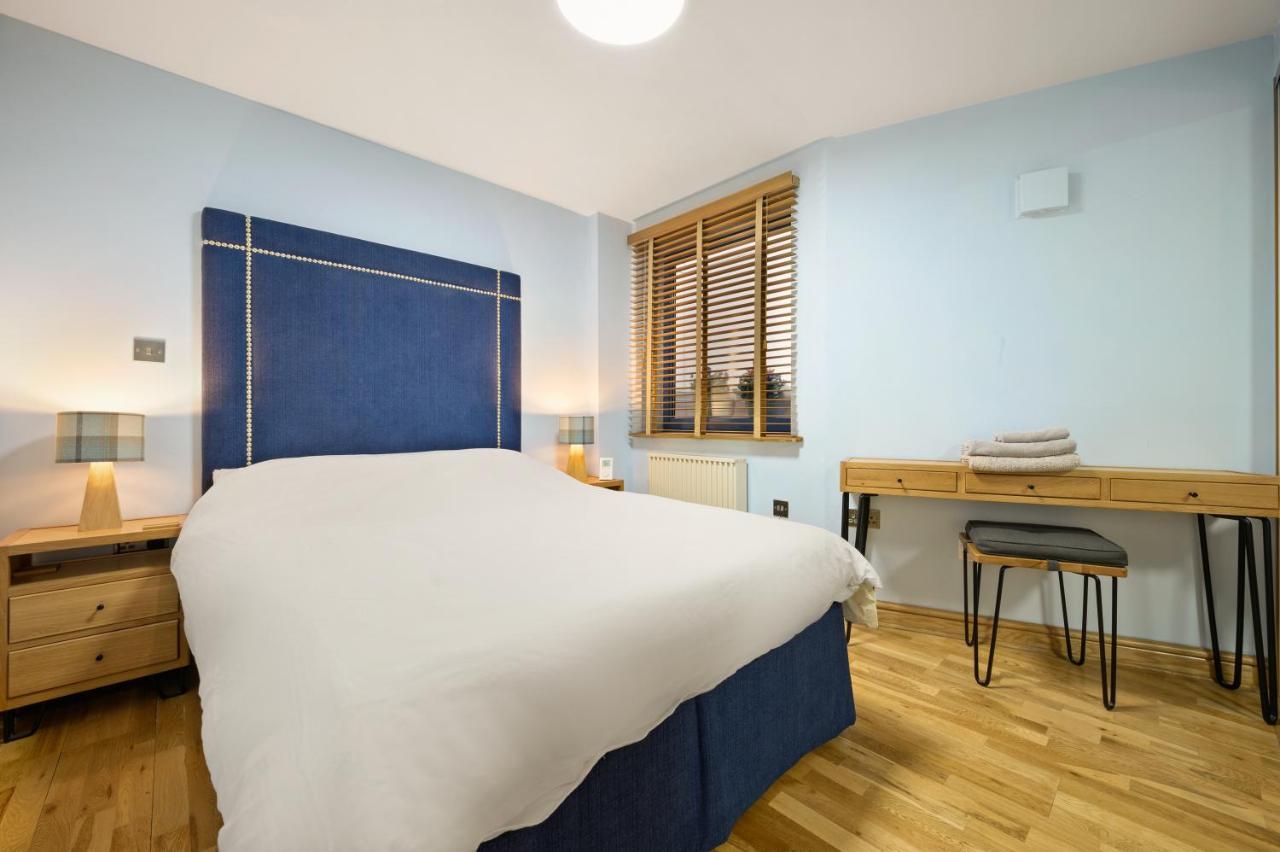 Lovely 2 Double Bedroom Flat With Patio Manchester Luaran gambar
